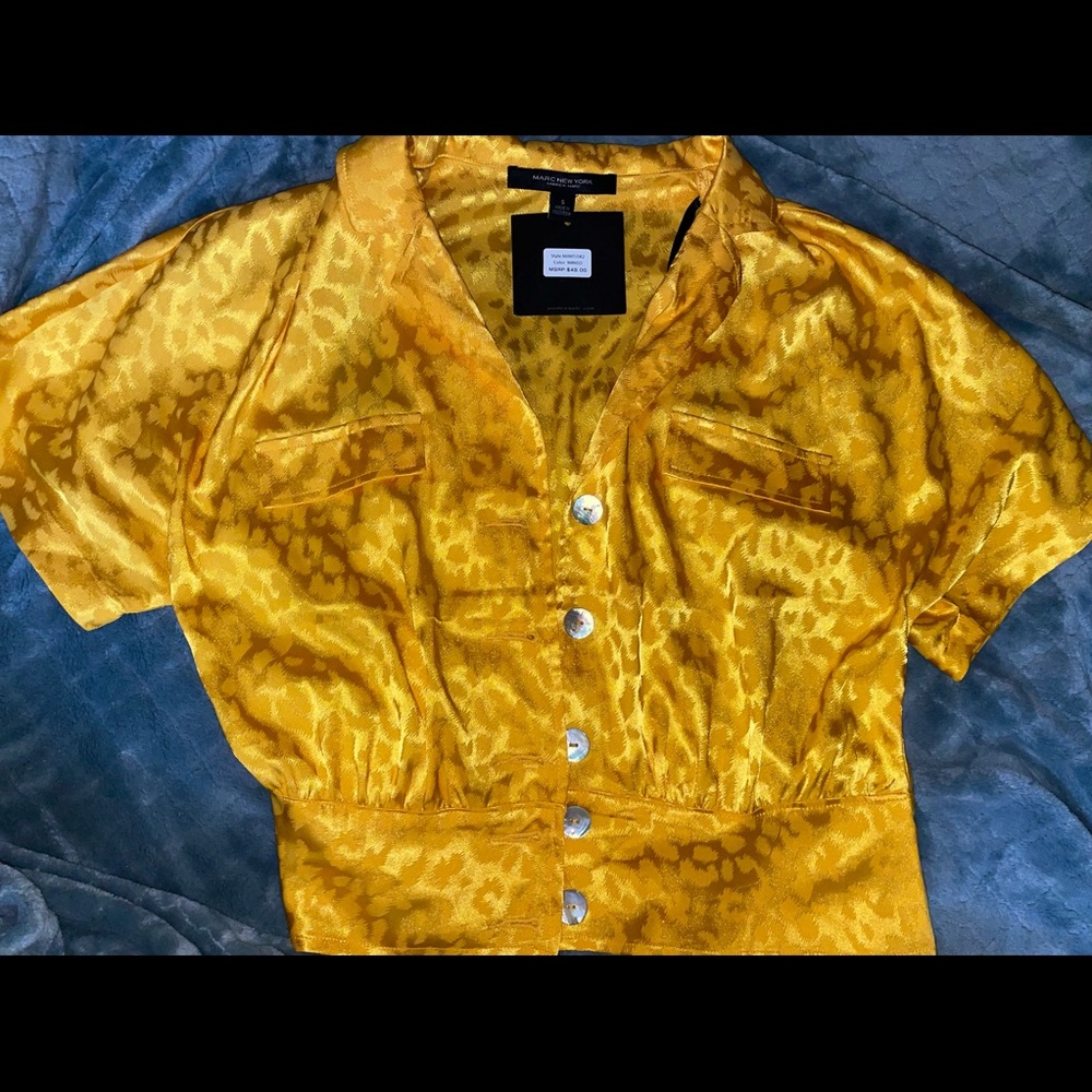 Size Small Marc New York gold animal print crop top like blouse